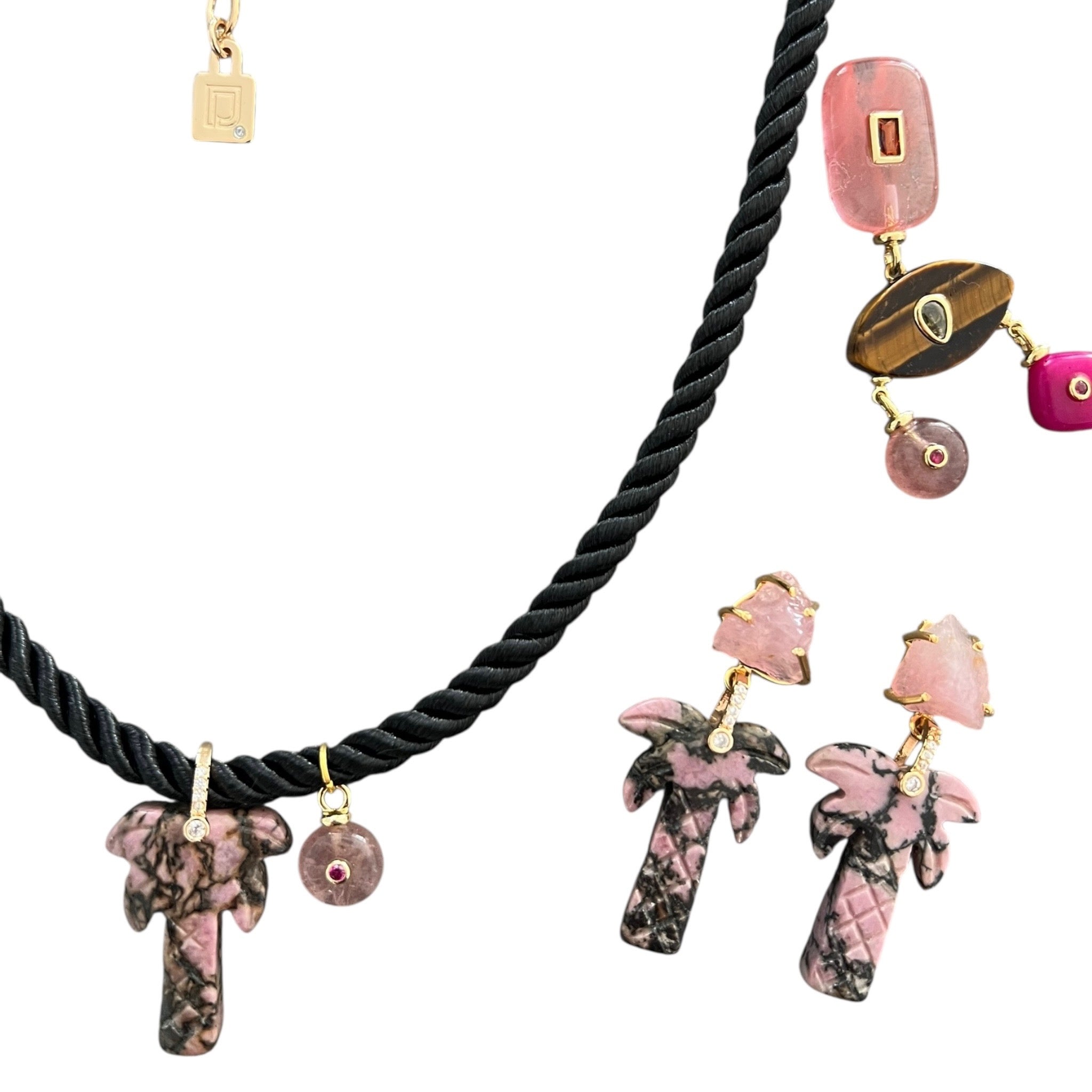 Ari Necklace